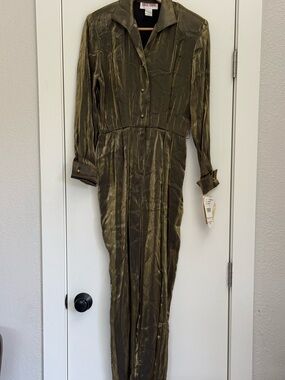 Maggy London Vintage jumpsuit. (NWT flawed)